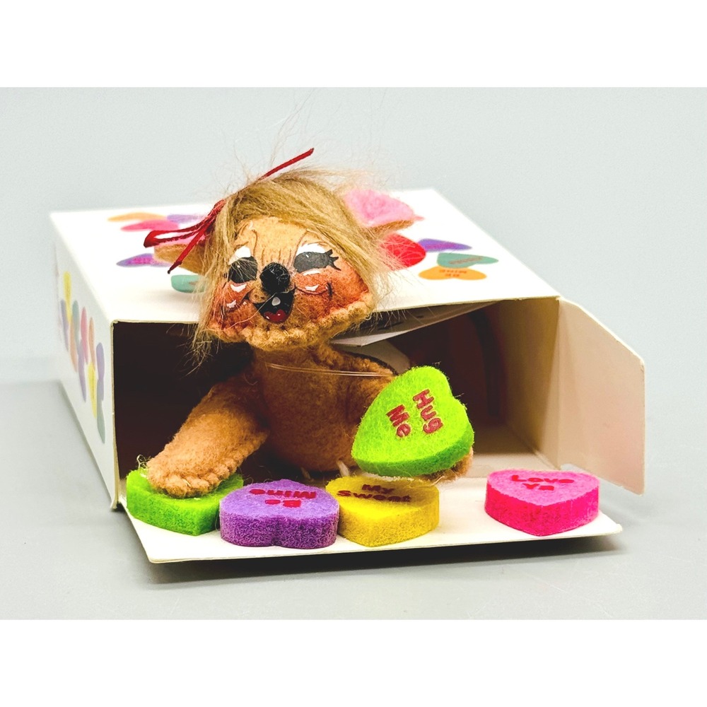 Annalee Valentine Sweet Talk Mouse Conversation Hearts Candy Box Doll